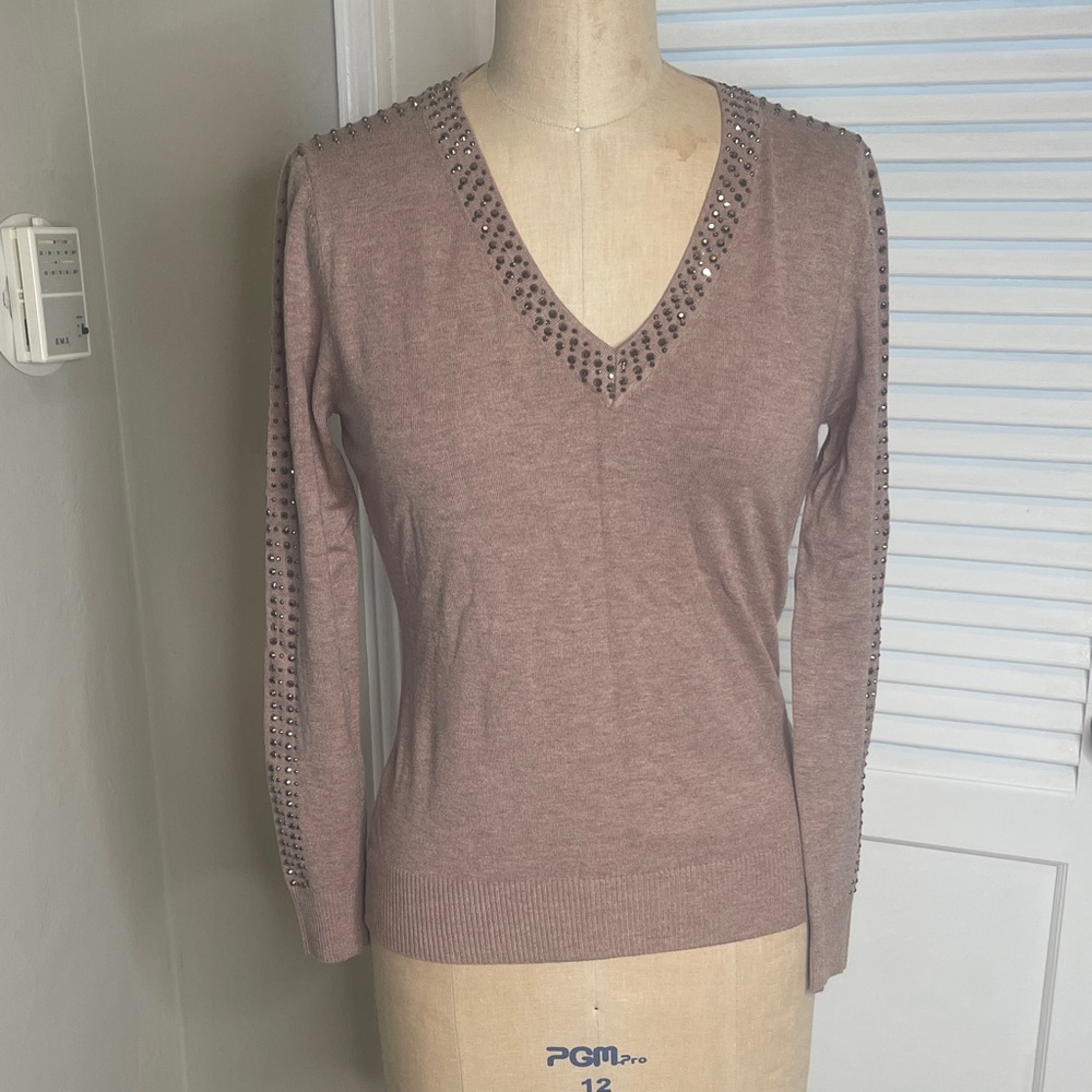Studded V-Neck Sweater - Nude tone SzM